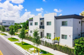Modern 3BR 10mins to Beaches Airport & Hard Rock !